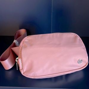 NWT Lululemon Everywhere Belt Bag Pink Pastel